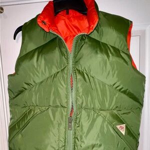 Vintage Camel Reversible vest goose full zipper.. Excellent condition